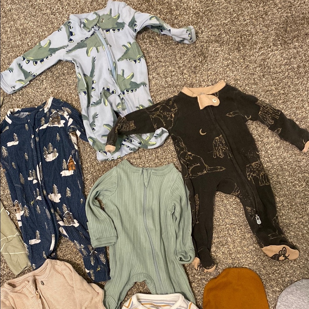 Preemie bundle 🥲 - Picture 3 of 5